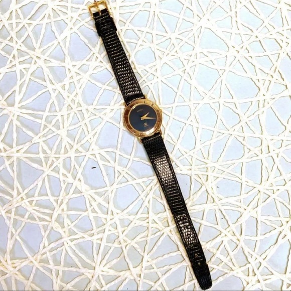 GUCCI Italian Luxury Watch Swiss Movement Quartz - Picture 5 of 9